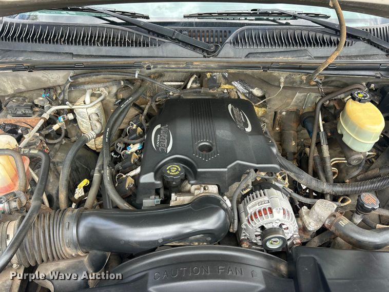 image for item FC5353 2001 GMC Sierra 2500HD pickup truck