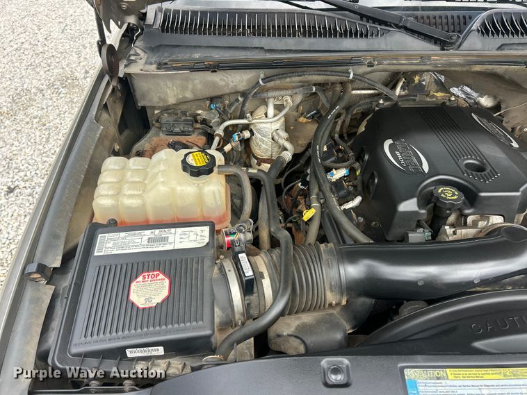 image for item FC5353 2001 GMC Sierra 2500HD pickup truck