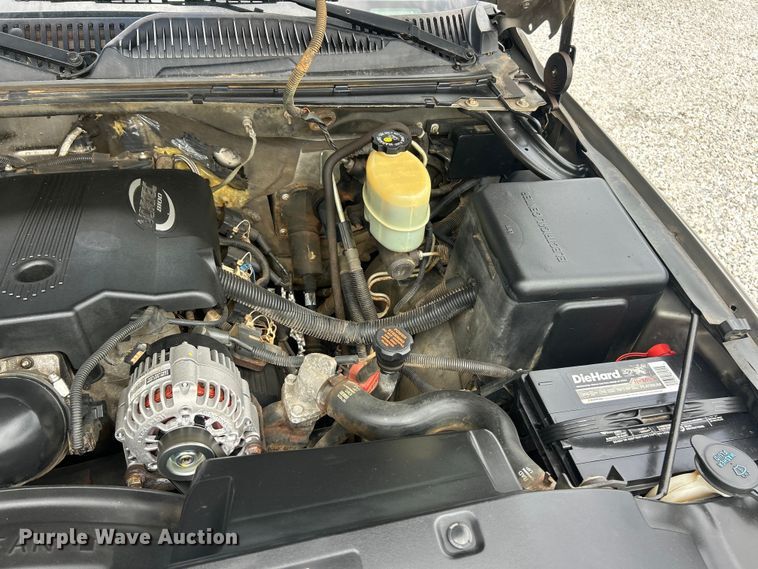 image for item FC5353 2001 GMC Sierra 2500HD pickup truck