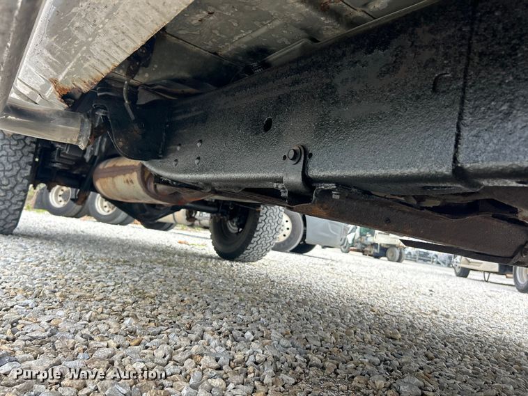 image for item FC5353 2001 GMC Sierra 2500HD pickup truck