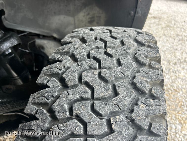 image for item FC5353 2001 GMC Sierra 2500HD pickup truck