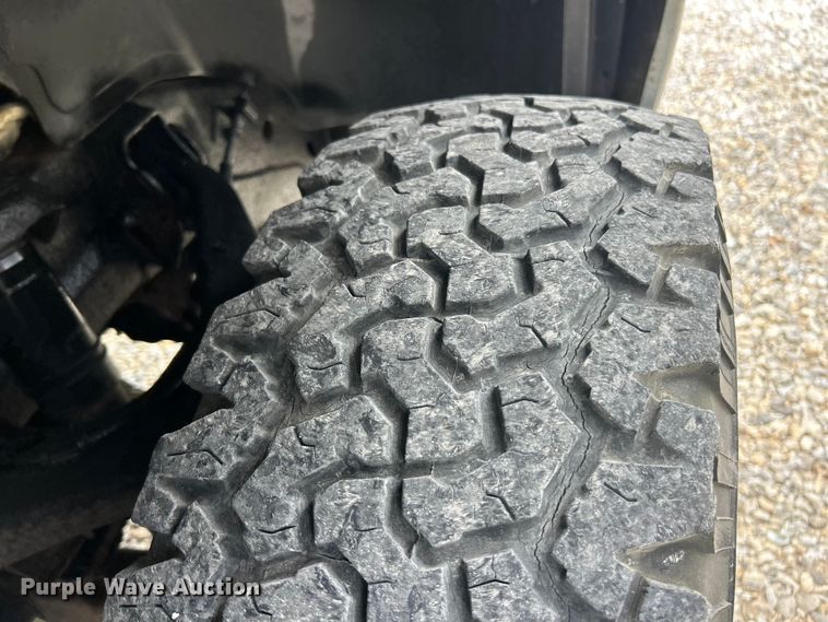 image for item FC5353 2001 GMC Sierra 2500HD pickup truck