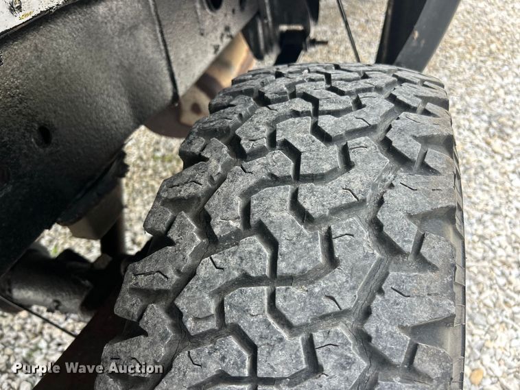 image for item FC5353 2001 GMC Sierra 2500HD pickup truck