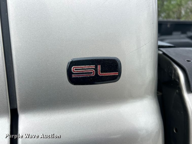 image for item FC5353 2001 GMC Sierra 2500HD pickup truck