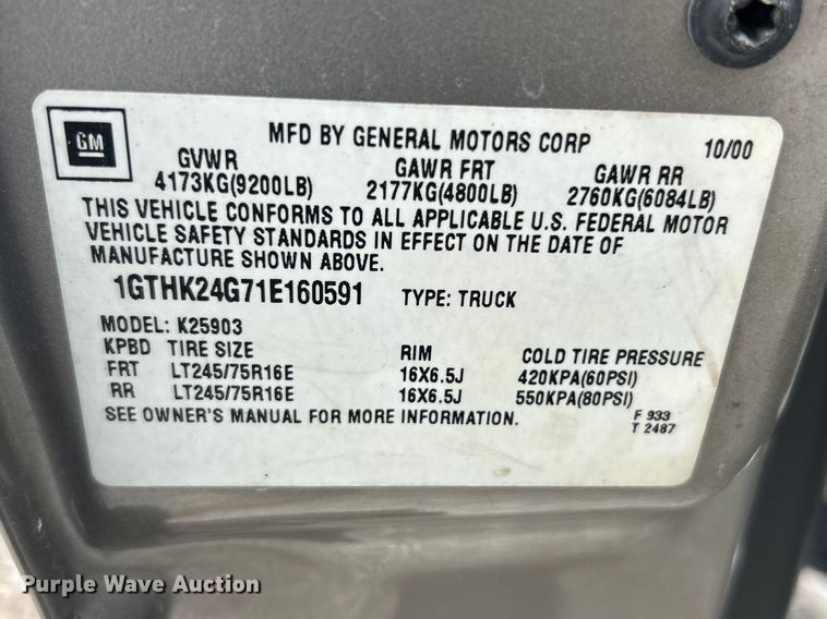 image for item FC5353 2001 GMC Sierra 2500HD pickup truck