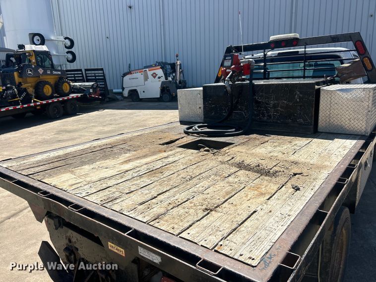 image for item FC5361 2015 Ford F550 XL Super Duty flatbed truck