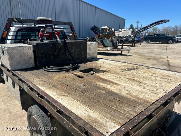 image for item FC5361 2015 Ford F550 XL Super Duty flatbed truck