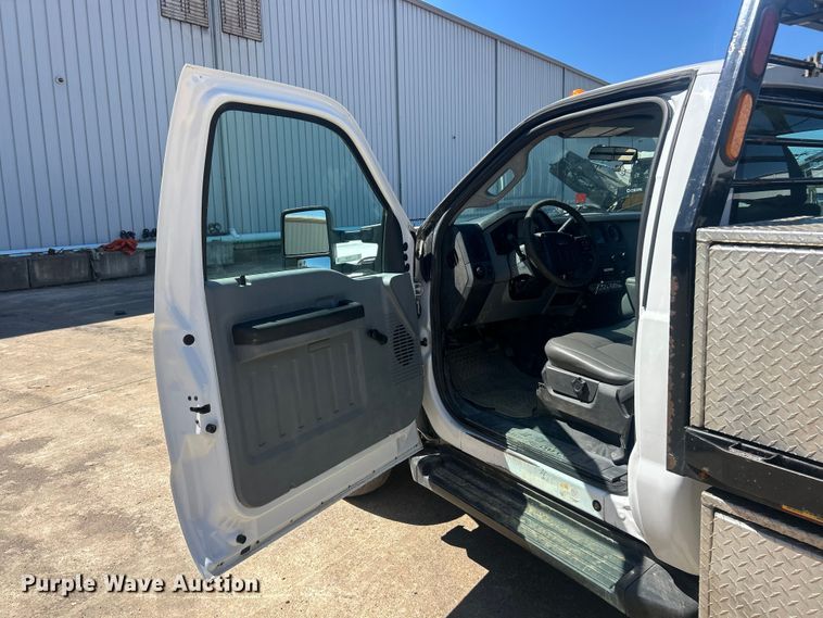 image for item FC5361 2015 Ford F550 XL Super Duty flatbed truck