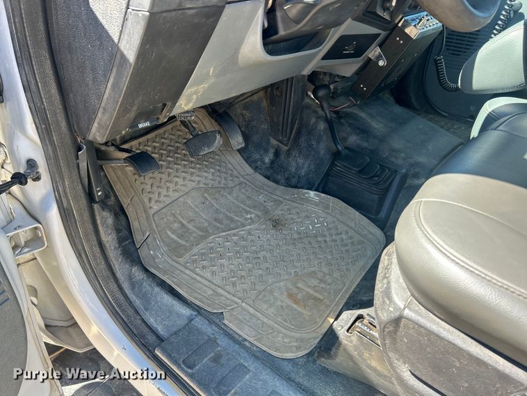 image for item FC5361 2015 Ford F550 XL Super Duty flatbed truck