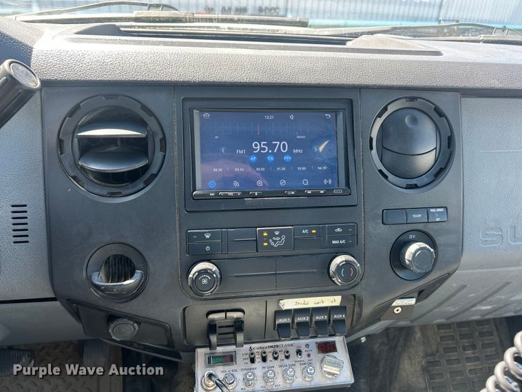 image for item FC5361 2015 Ford F550 XL Super Duty flatbed truck