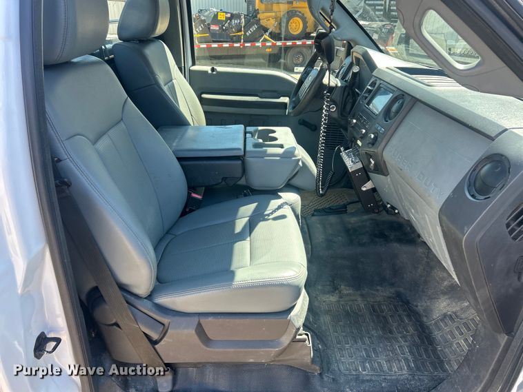 image for item FC5361 2015 Ford F550 XL Super Duty flatbed truck