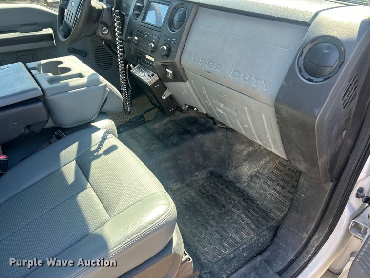 image for item FC5361 2015 Ford F550 XL Super Duty flatbed truck