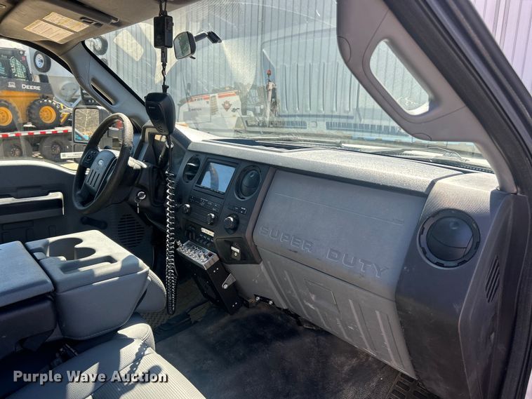 image for item FC5361 2015 Ford F550 XL Super Duty flatbed truck