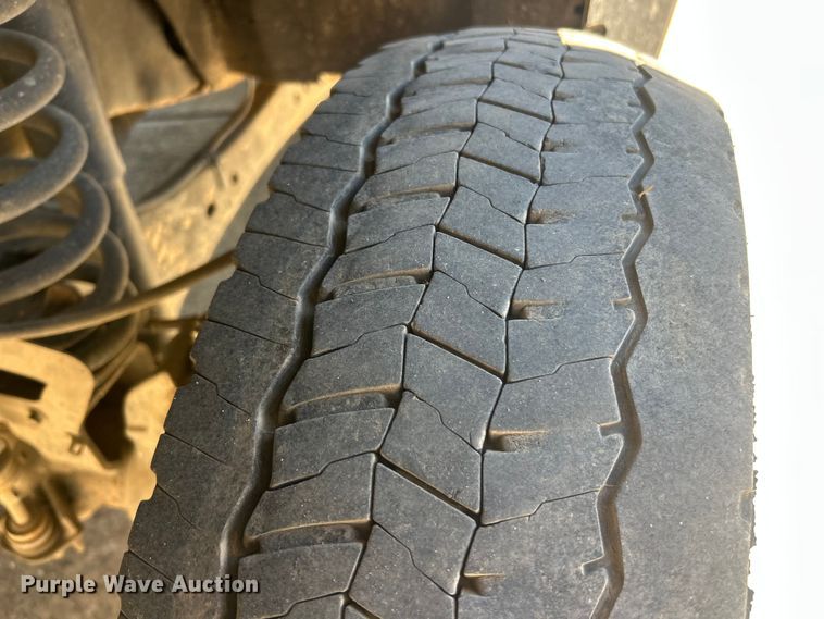 image for item FC5361 2015 Ford F550 XL Super Duty flatbed truck