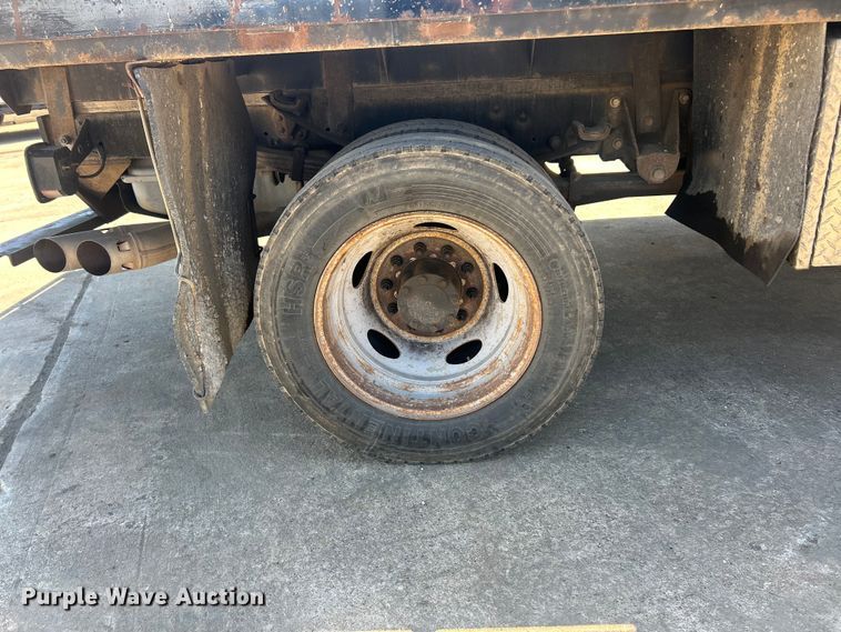 image for item FC5361 2015 Ford F550 XL Super Duty flatbed truck