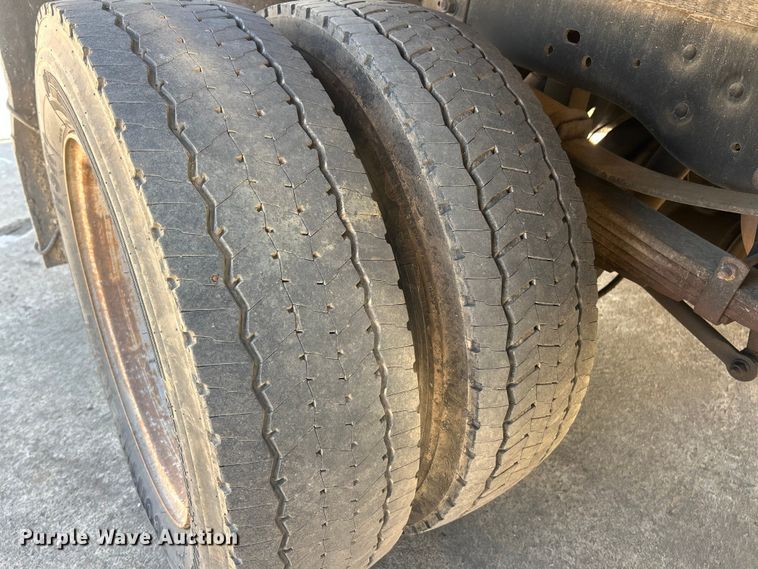 image for item FC5361 2015 Ford F550 XL Super Duty flatbed truck