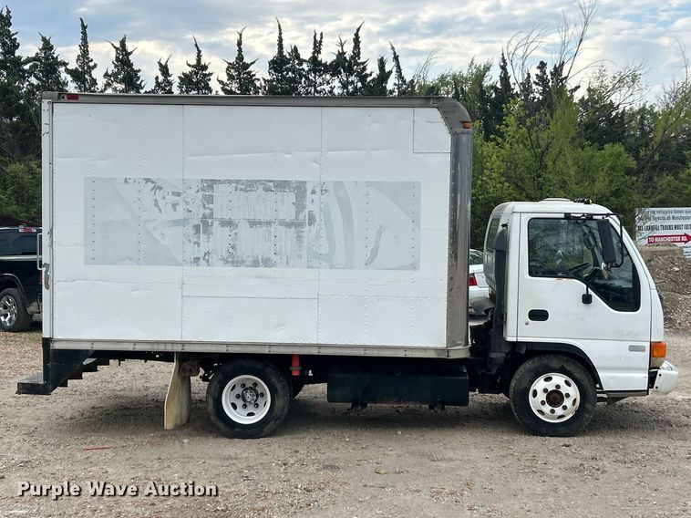 image for item FC5367 1995 Isuzu NPR box truck