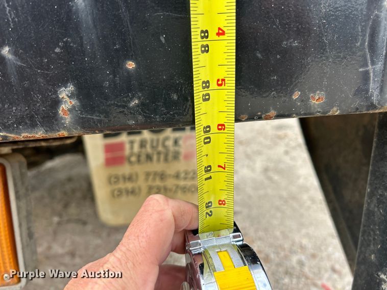 image for item FC5367 1995 Isuzu NPR box truck