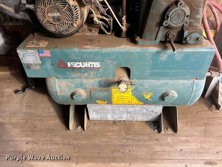 image for item FC5367 1995 Isuzu NPR box truck