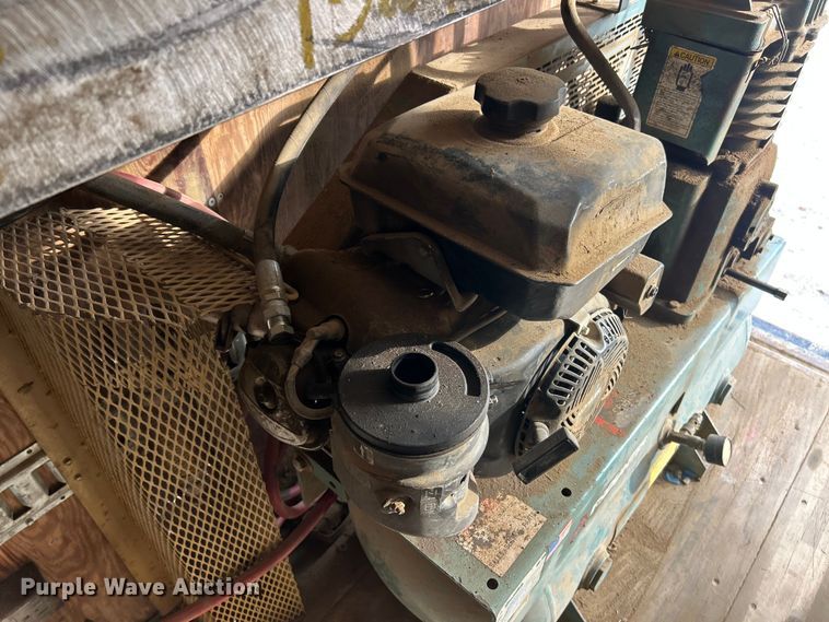 image for item FC5367 1995 Isuzu NPR box truck