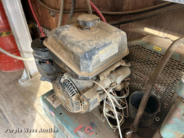 image for item FC5367 1995 Isuzu NPR box truck