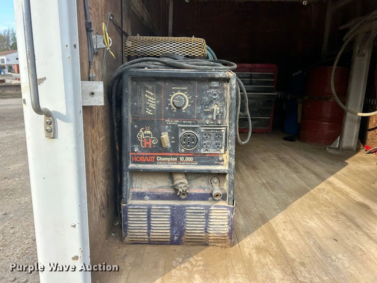 image for item FC5367 1995 Isuzu NPR box truck