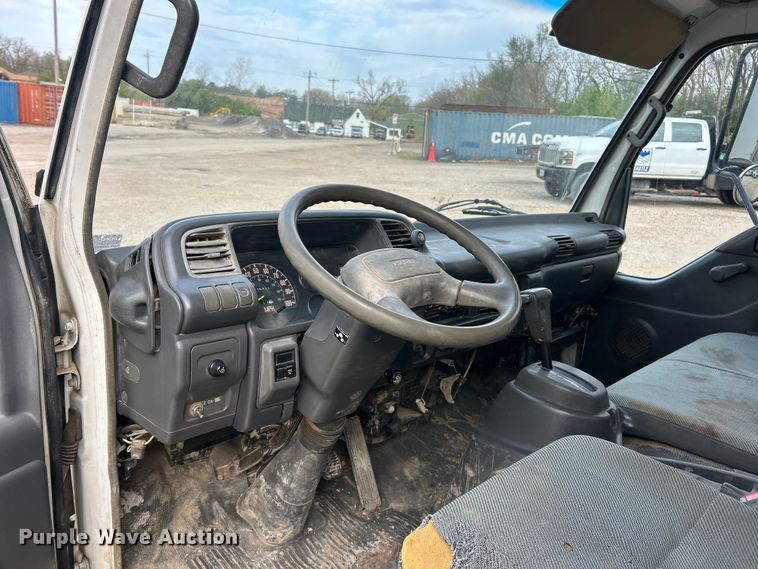 image for item FC5367 1995 Isuzu NPR box truck