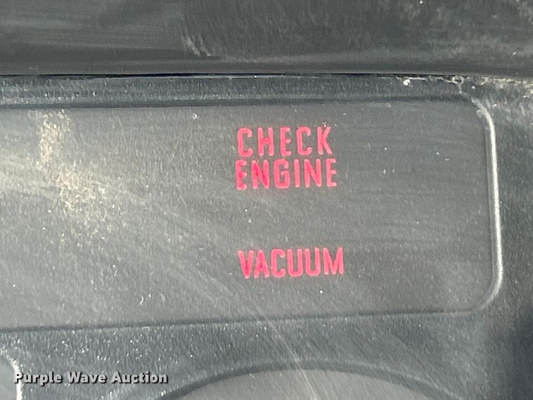 image for item FC5367 1995 Isuzu NPR box truck