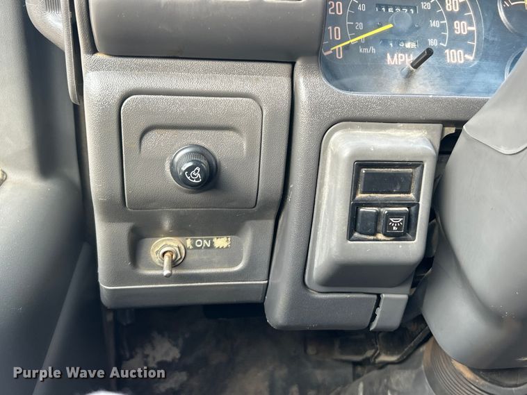 image for item FC5367 1995 Isuzu NPR box truck