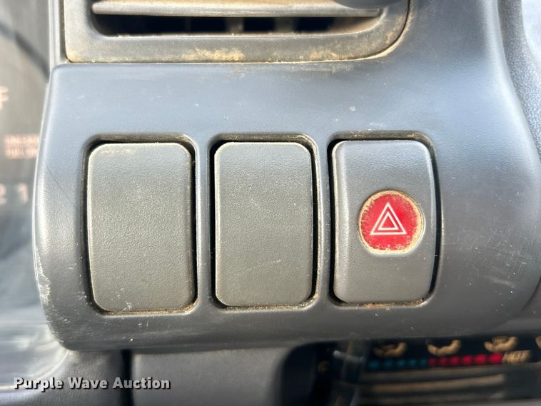 image for item FC5367 1995 Isuzu NPR box truck