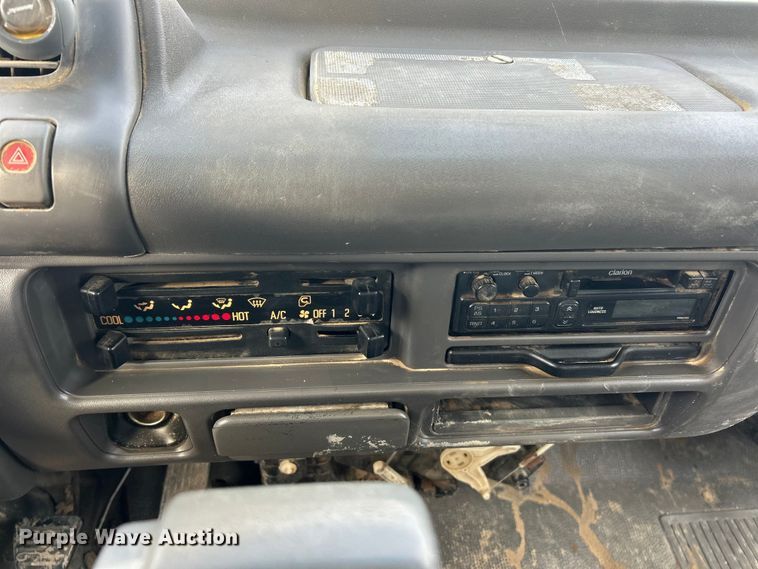 image for item FC5367 1995 Isuzu NPR box truck