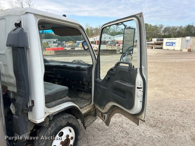 image for item FC5367 1995 Isuzu NPR box truck