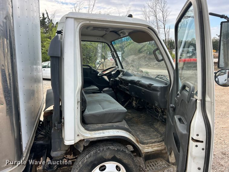 image for item FC5367 1995 Isuzu NPR box truck