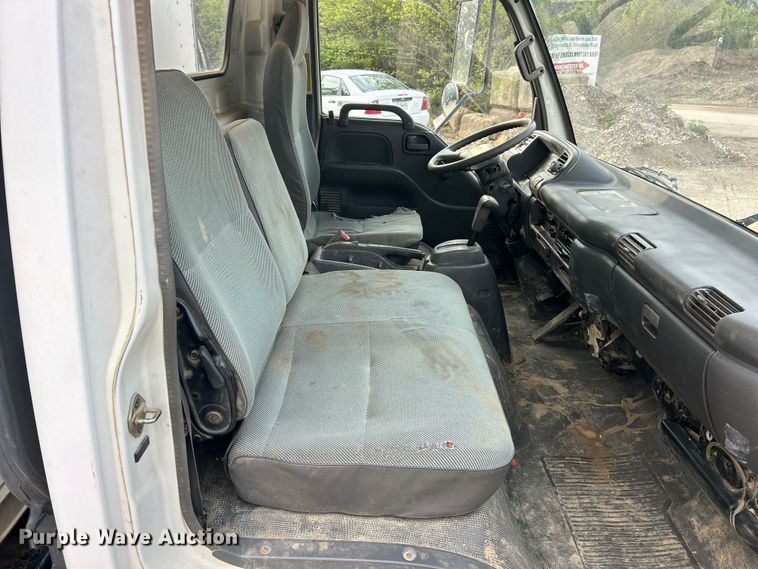 image for item FC5367 1995 Isuzu NPR box truck