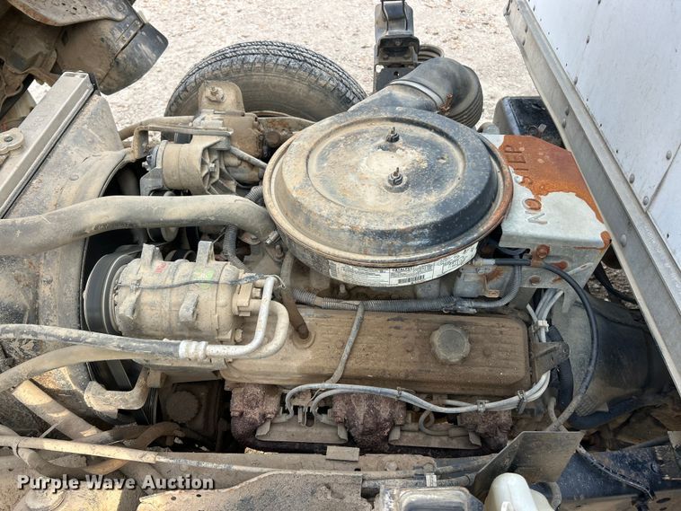 image for item FC5367 1995 Isuzu NPR box truck