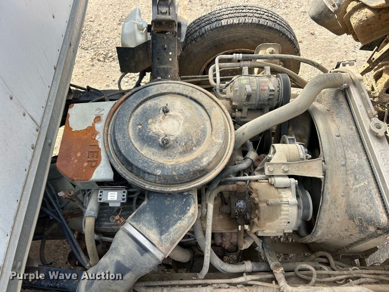 image for item FC5367 1995 Isuzu NPR box truck