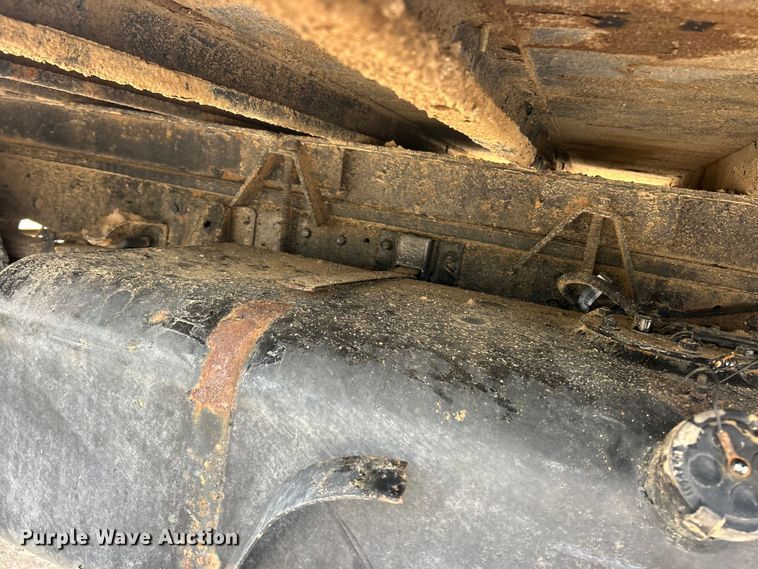 image for item FC5367 1995 Isuzu NPR box truck