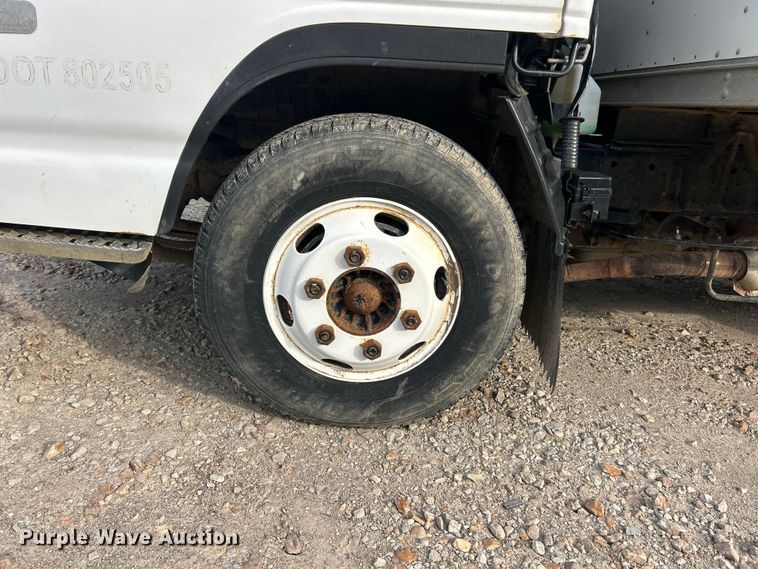 image for item FC5367 1995 Isuzu NPR box truck