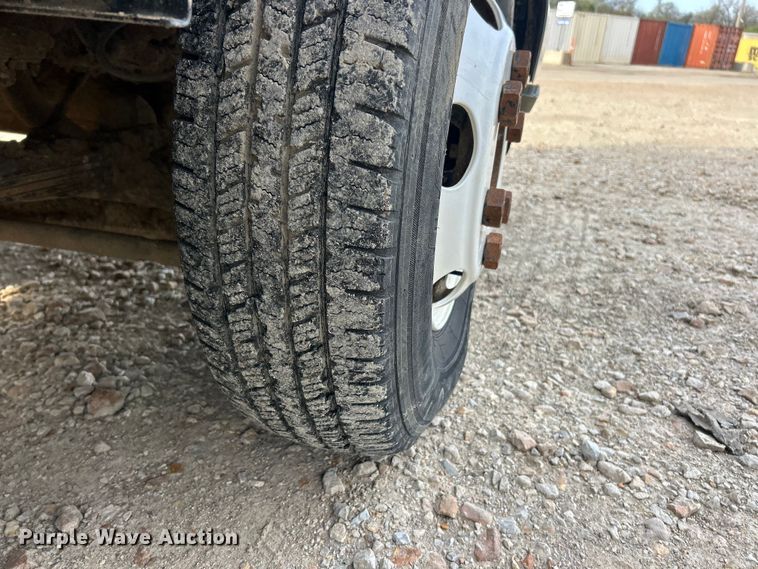 image for item FC5367 1995 Isuzu NPR box truck