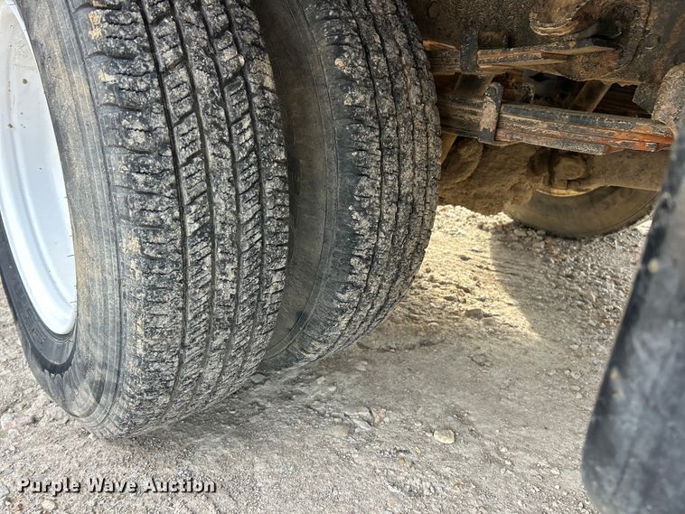 image for item FC5367 1995 Isuzu NPR box truck