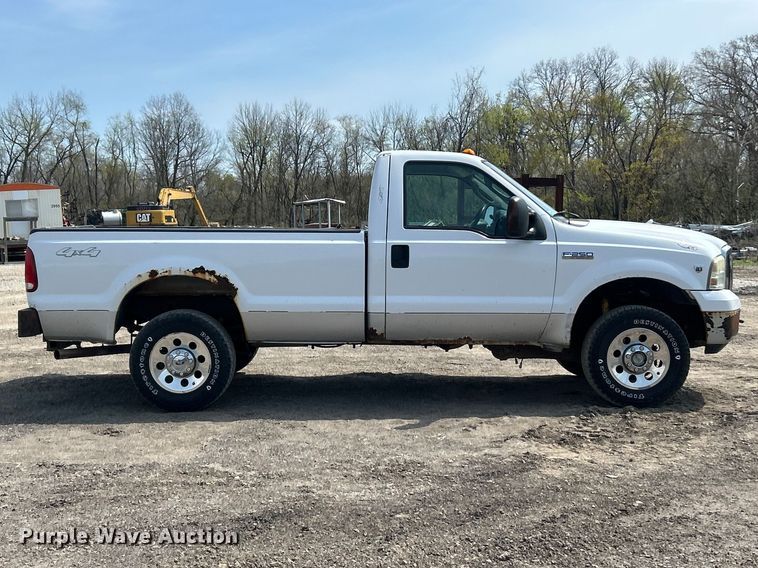image for item FC5377 2006 Ford F250 Super Duty XL pickup truck