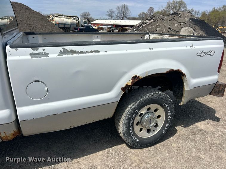image for item FC5377 2006 Ford F250 Super Duty XL pickup truck