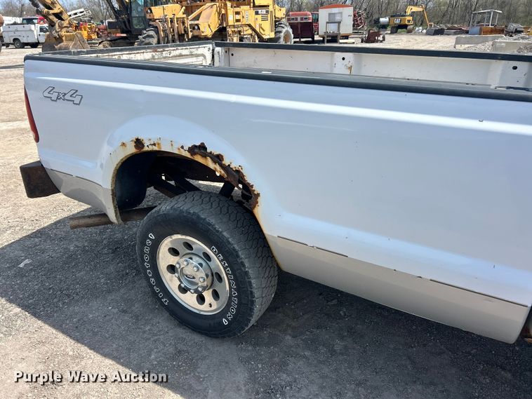 image for item FC5377 2006 Ford F250 Super Duty XL pickup truck