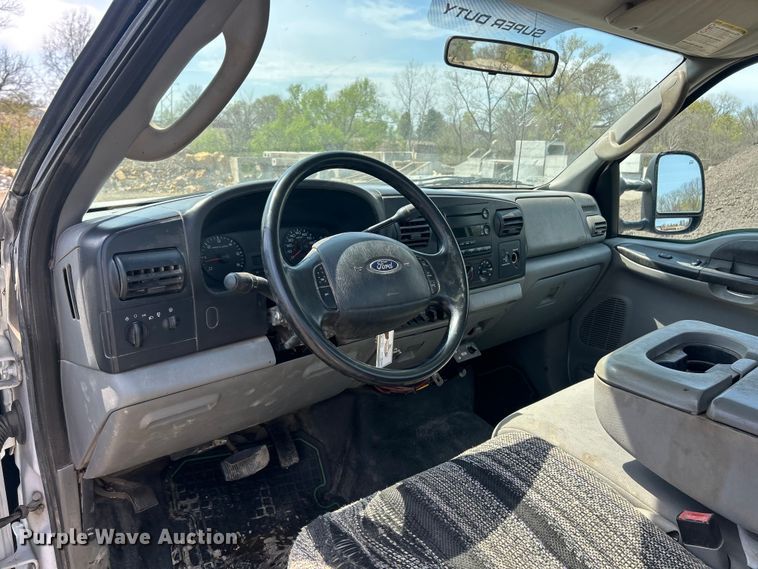 image for item FC5377 2006 Ford F250 Super Duty XL pickup truck