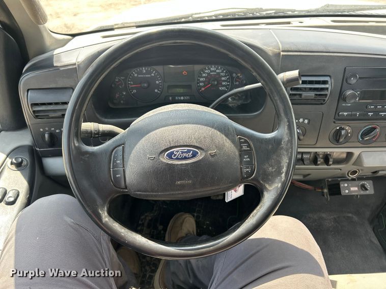 image for item FC5377 2006 Ford F250 Super Duty XL pickup truck