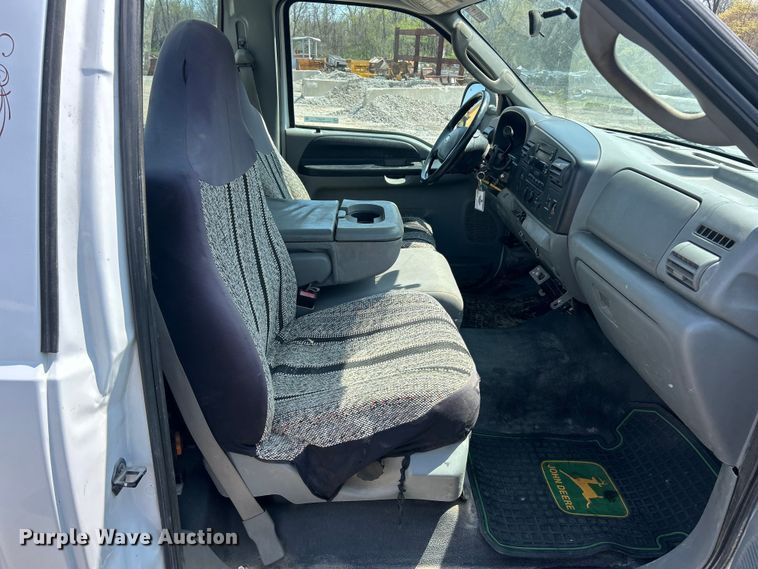 image for item FC5377 2006 Ford F250 Super Duty XL pickup truck