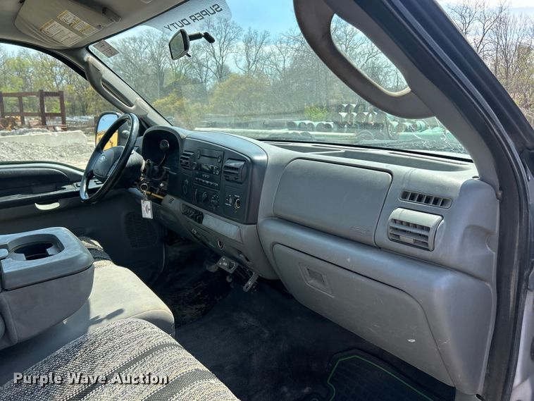 image for item FC5377 2006 Ford F250 Super Duty XL pickup truck