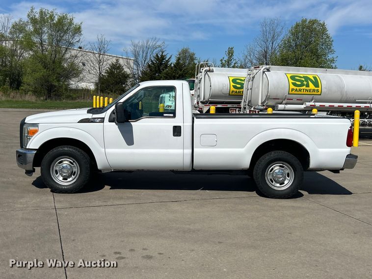 image for item FC5381 2012 Ford F250 Super Duty XL pickup truck