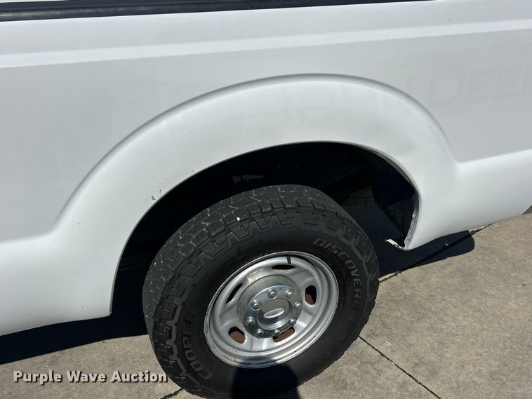 image for item FC5381 2012 Ford F250 Super Duty XL pickup truck