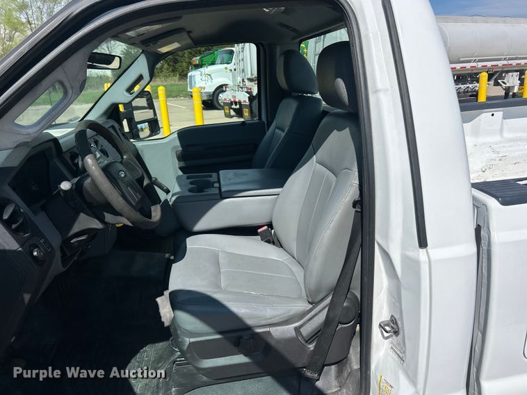 image for item FC5381 2012 Ford F250 Super Duty XL pickup truck